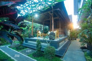 Nang Ade House