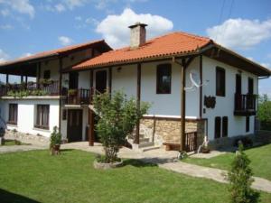 2 star pansion Guest House Tsvetina Apriltsi Bulgaaria