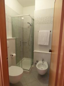 Apartment with Shower