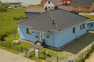 FH Das blaue Haus am Peenestrom - 佩讷明德