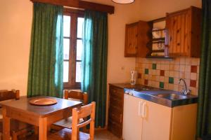 Antifanous Apartments