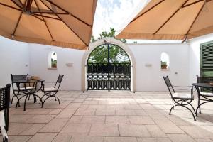 Double Room with Shared Patio