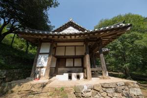 Jinrae Lees Traditional House