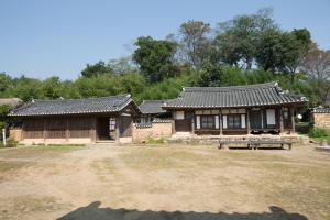 Yongwook Lee's Traditional House