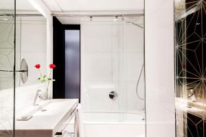 Executive Double or Twin Room room in Hotel Granados 83