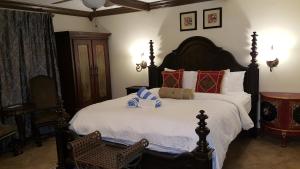 King Room with Garden View room in Tuscan Springs Hotel & Spa