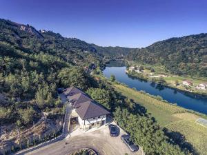 6 New River View Apartments - 3hvězdičkové hotely ve městě Bihać