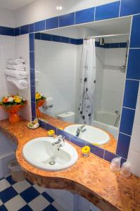 Hotels Cit'Hotel Avantici Gap : Chambre Triple