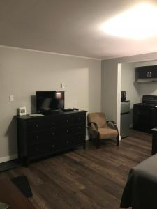 94 Motel & RV Park