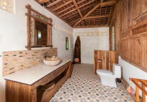 Phòng Premium Có Ban Công (Premium Balcony Room)