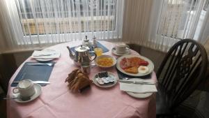 Single Room with Private Bathroom room in Glencoe