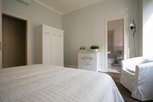 Cola Di Rienzo A E B