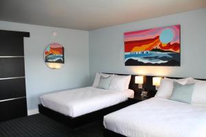 Deluxe Double Room with Two Double Beds room in Hotel Current
