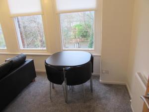 No 6 AT IVANHOE - 1 BED NEAR SEFTON PARK AND LARK LANE