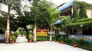 Chitwan Village Resort - Sauraha