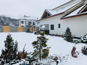 Casa De Sub Piatra