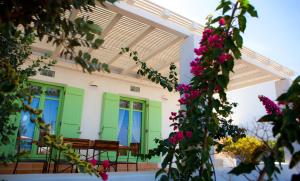 Naoussa Bay Villas Paros Greece