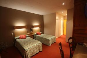 Hotels Logis Hotel L'ange Couronne : photos des chambres