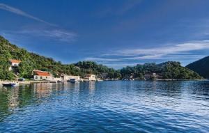 Okuklje Holiday Home