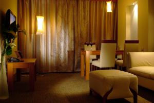 Apartment (1 Queensize Bed) with Lake View room in Hotel HP Park