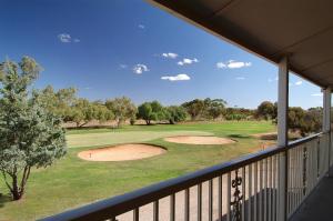 Standpipe Golf Motor Inn