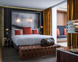 Hotels Hotel De Sers Champs Elysees Paris : photos des chambres
