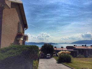 Apartment with Lake View