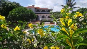 Shanti Villa - Albion