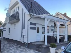Rita Apartmanház - Lócs