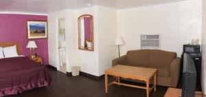 Superior Queen Room room in Budget Inn