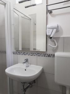 Aduepassi