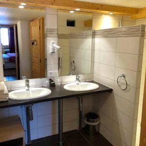 B&B / Chambres d'hotes Golf du Rochat : Chambre Double ou Lits Jumeaux