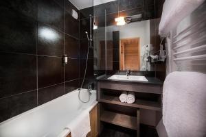 Hotels Hotel Alpen Roc : photos des chambres