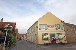 Hotels Logis Auberge De L'Omois : photos des chambres