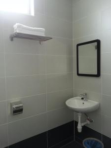 L Hotel