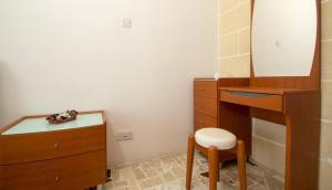 St Jude - Groundfloor