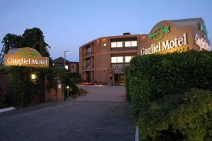 4 star hotel Guglielmotel Brembate Italië