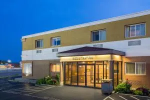 FairBridge Inn Express Buffalo Airport Williamsville - 威廉斯维尔
