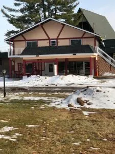 阳光雪花酒店 - Lake City