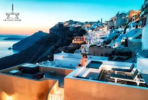 NK Cave House Villa - Fira