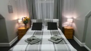 The Oakcliffe - Whitestone