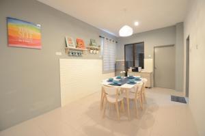 Decozy Homestay (14pax++)