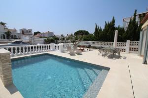 Apart-rent Casa con piscina Flamicell 0042