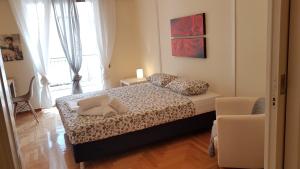 Menta errathens Apartment - Athens Center, 5 BD, 2 BATH