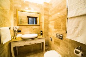 Deluxe Double Room room in Hotel 5 Continents