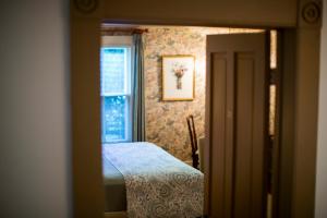 King Room with Garden View room in Gay Street Inn