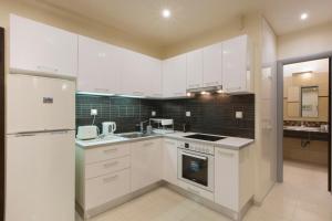 Apartment at Koukaki, 150m from the metro by YHA