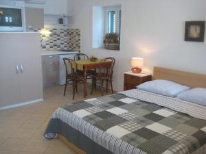 Two-Bedroom Holiday Home room in Holiday house with a parking space Igrane Makarska - 8332
