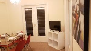 Menta errathens Apartment - Athens Center, 5 BD, 2 BATH