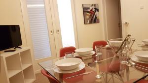 Menta errathens Apartment - Athens Center, 5 BD, 2 BATH
